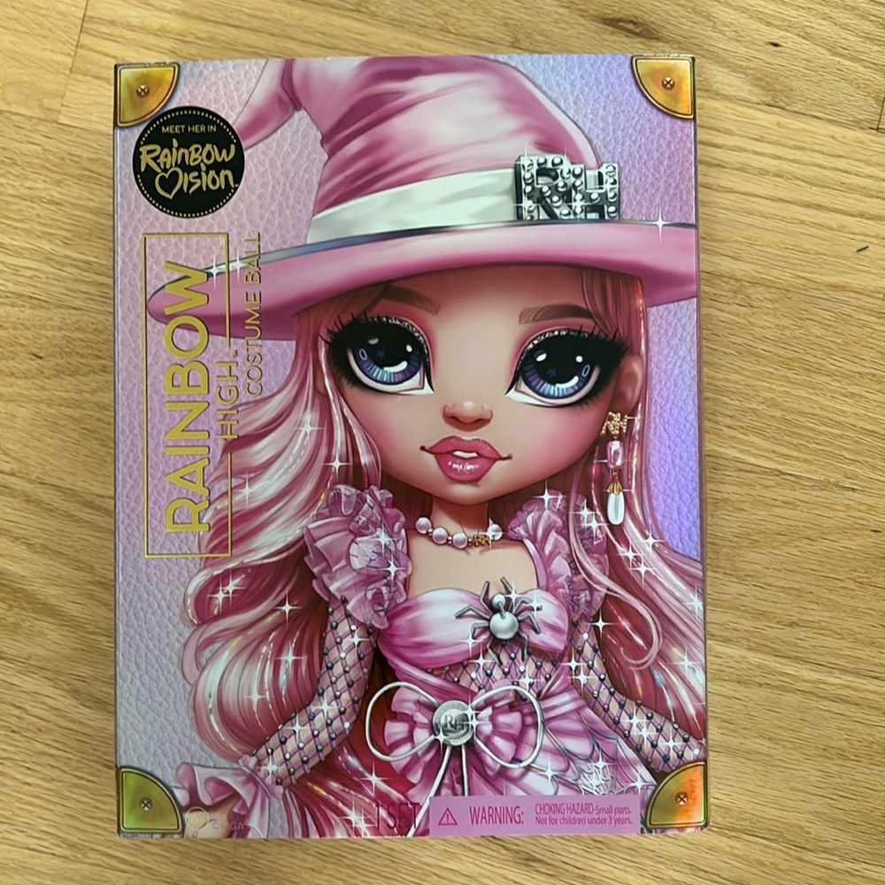 Rainbow High Costume Ball Bella Parker doll